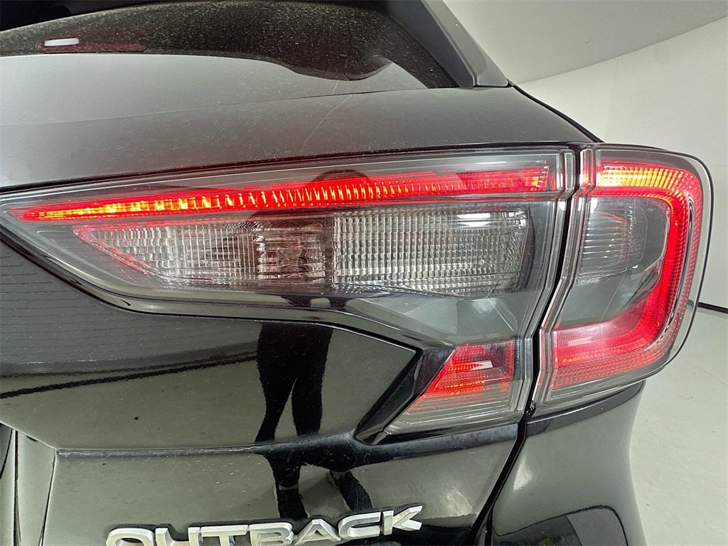 Used 2022 Subaru Outback Touring XT image 11