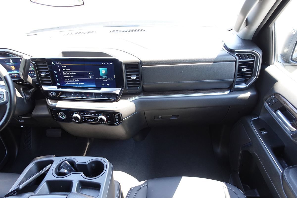 Used 2024 Chevrolet Silverado 1500 LT AWD/4WD image 39