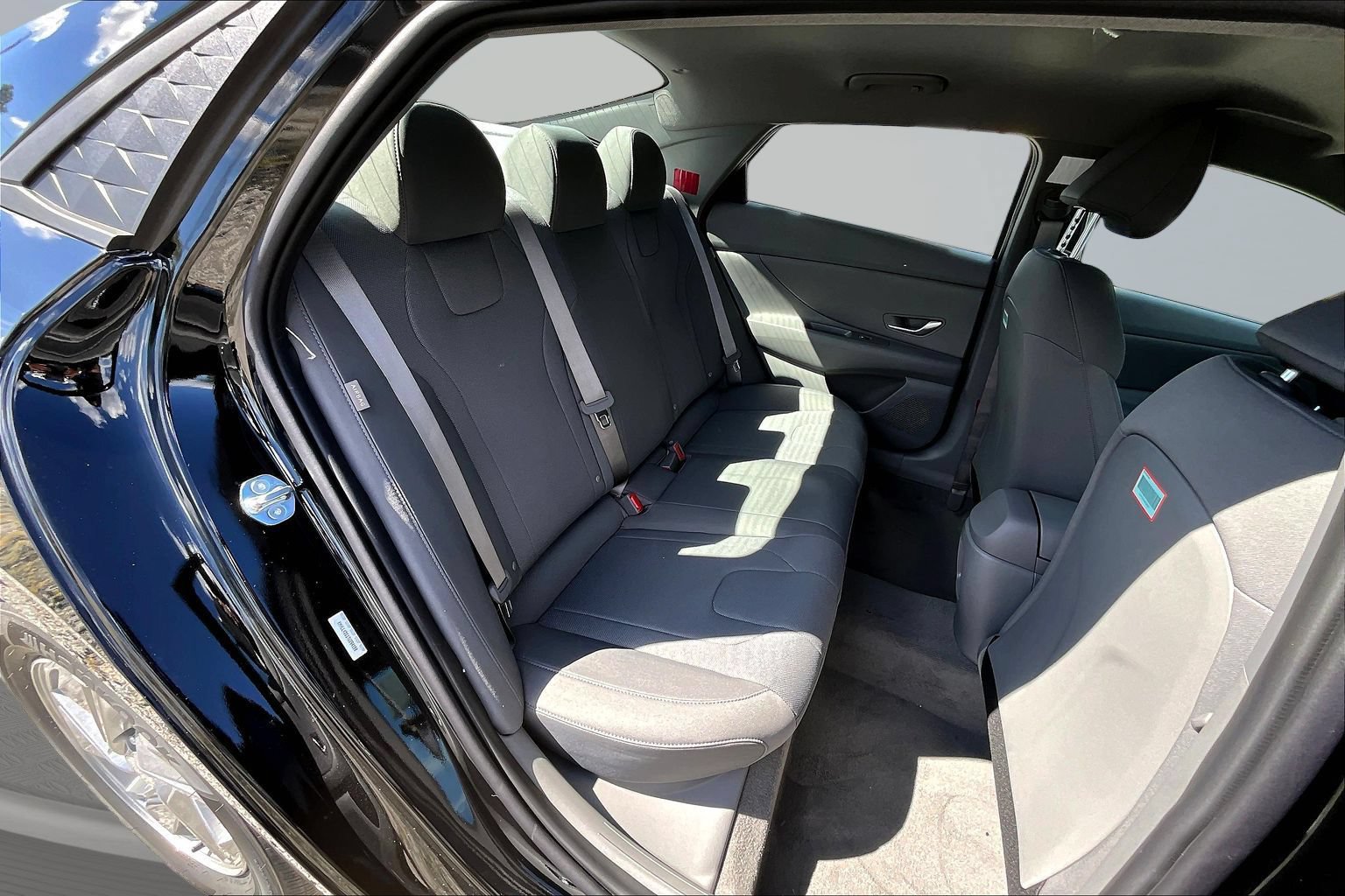 New 2026 Hyundai Elantra SE FWD image 8