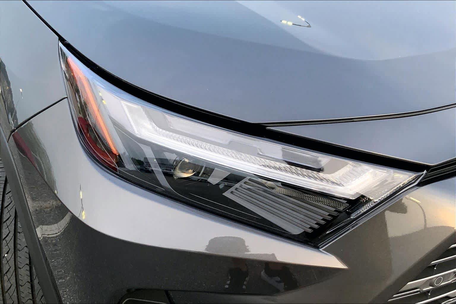 Used 2023 Toyota RAV4 Limited image 26