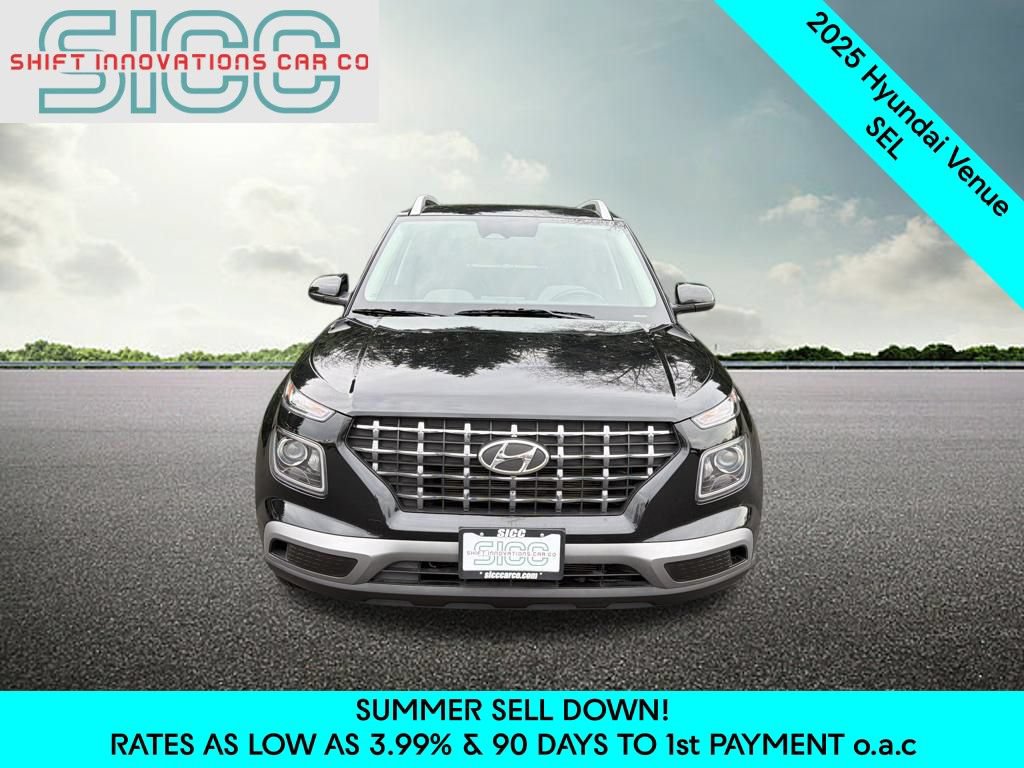 Used 2025 Hyundai Venue SEL FWD image 2
