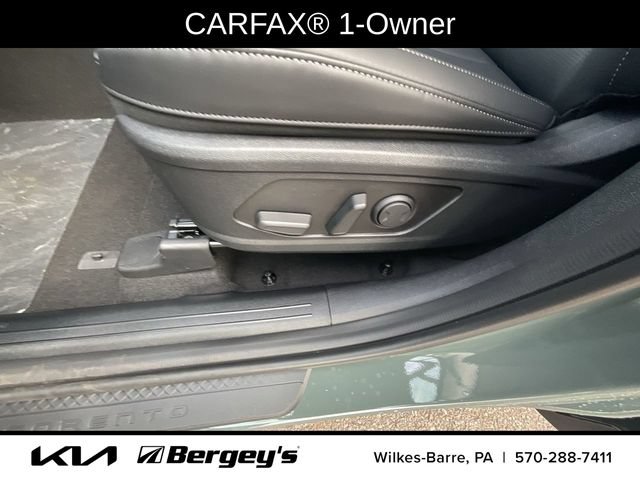 Certified 2025 Kia Sorento EX AWD/4WD image 3