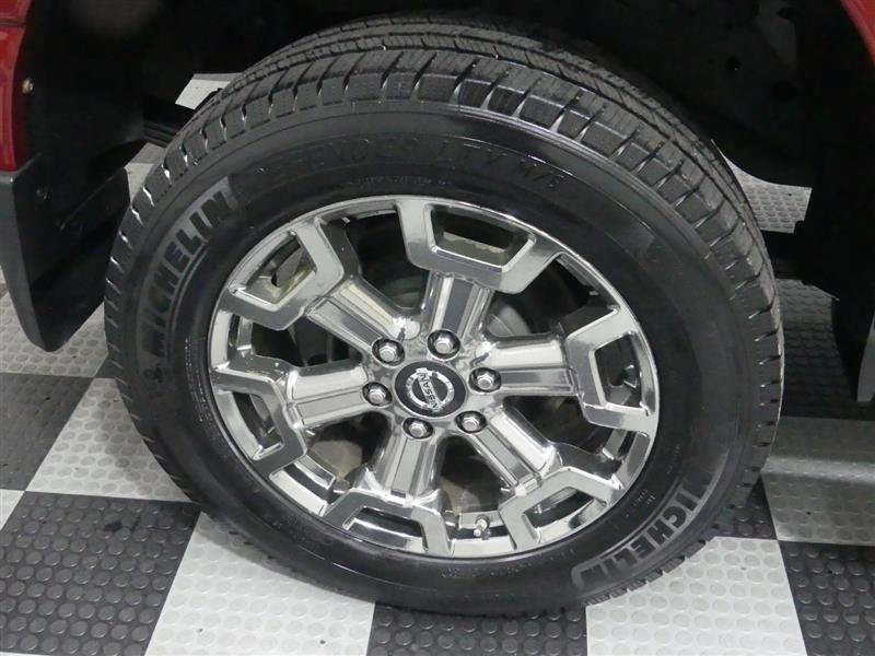 Used 2017 Nissan Titan SV AWD/4WD image 16