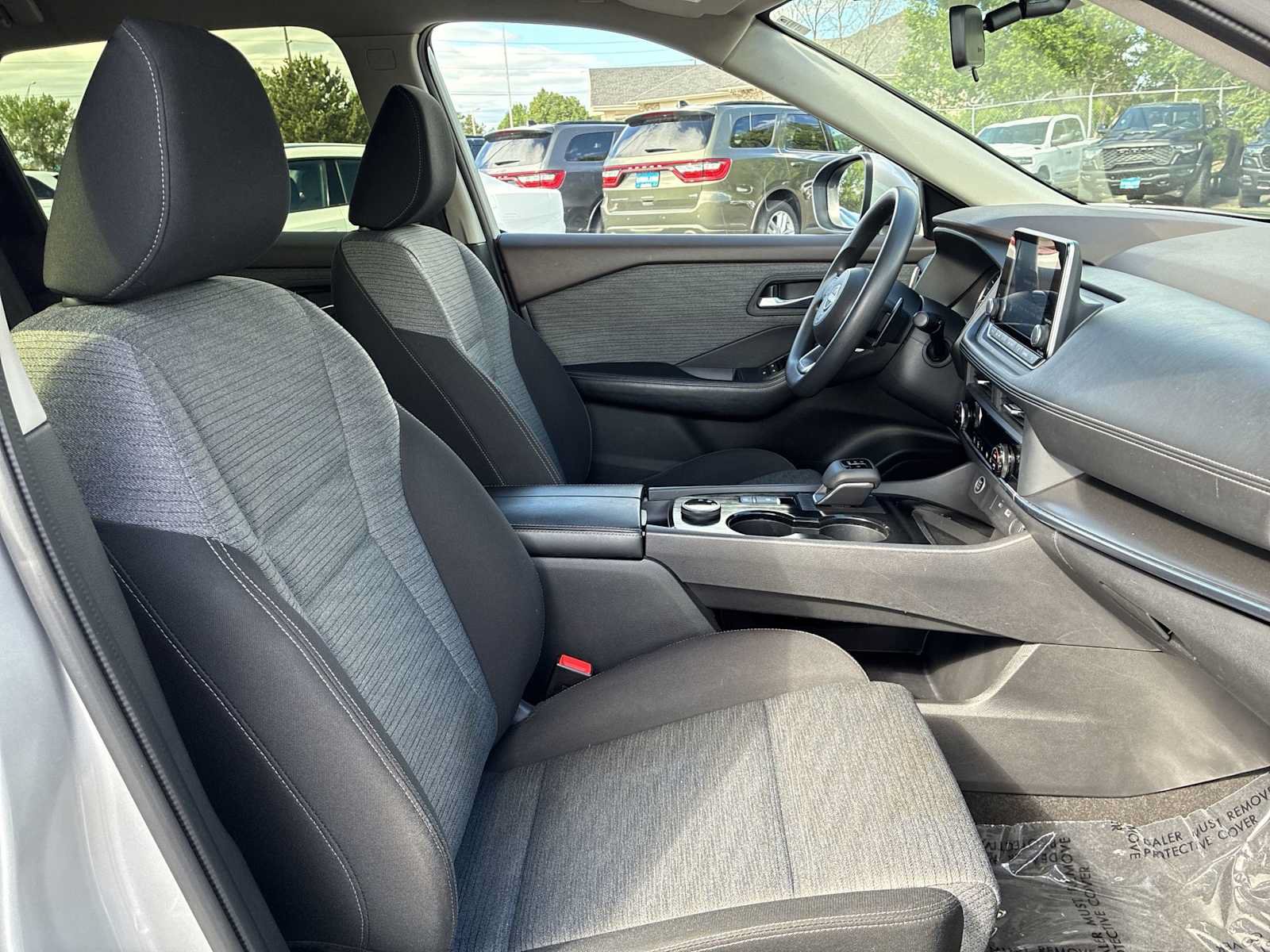 Used 2023 Nissan Rogue SV AWD/4WD image 24