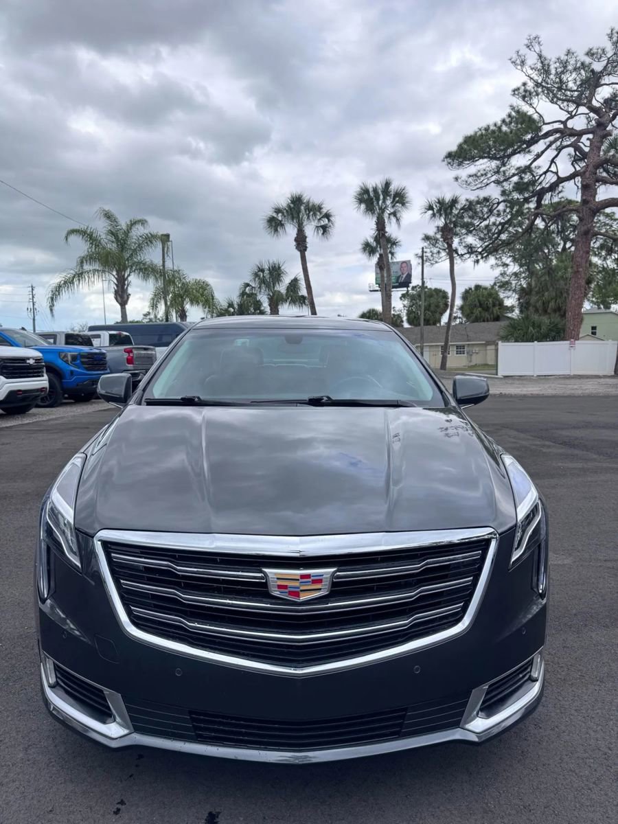 Used 2018 Cadillac XTS Luxury image 2