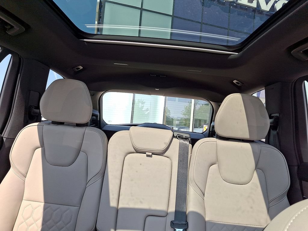 New 2026 Volvo XC90 B6 Core w/ Protection Package Premier AWD/4WD image 13