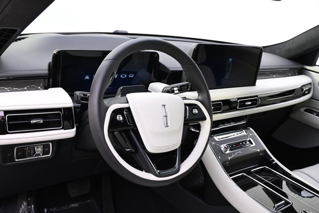 New 2026 Lincoln Aviator Black Label image 11
