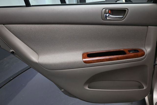 Used 2004 Toyota Camry XLE FWD image 17