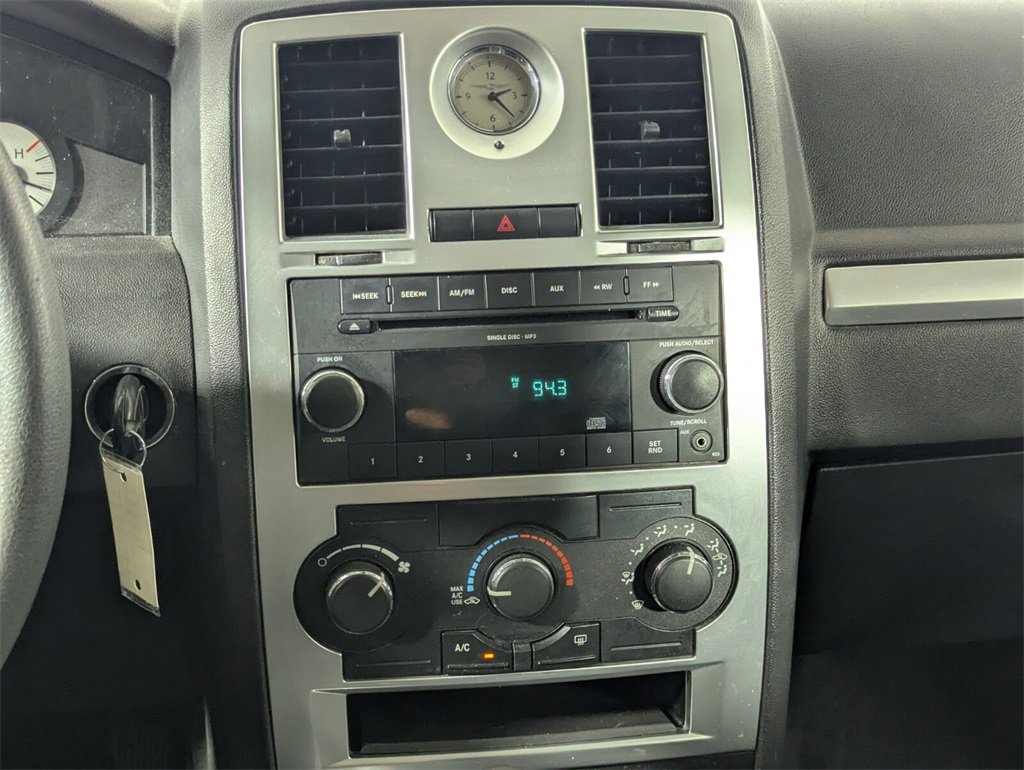 Used 2010 Chrysler 300 Touring image 17