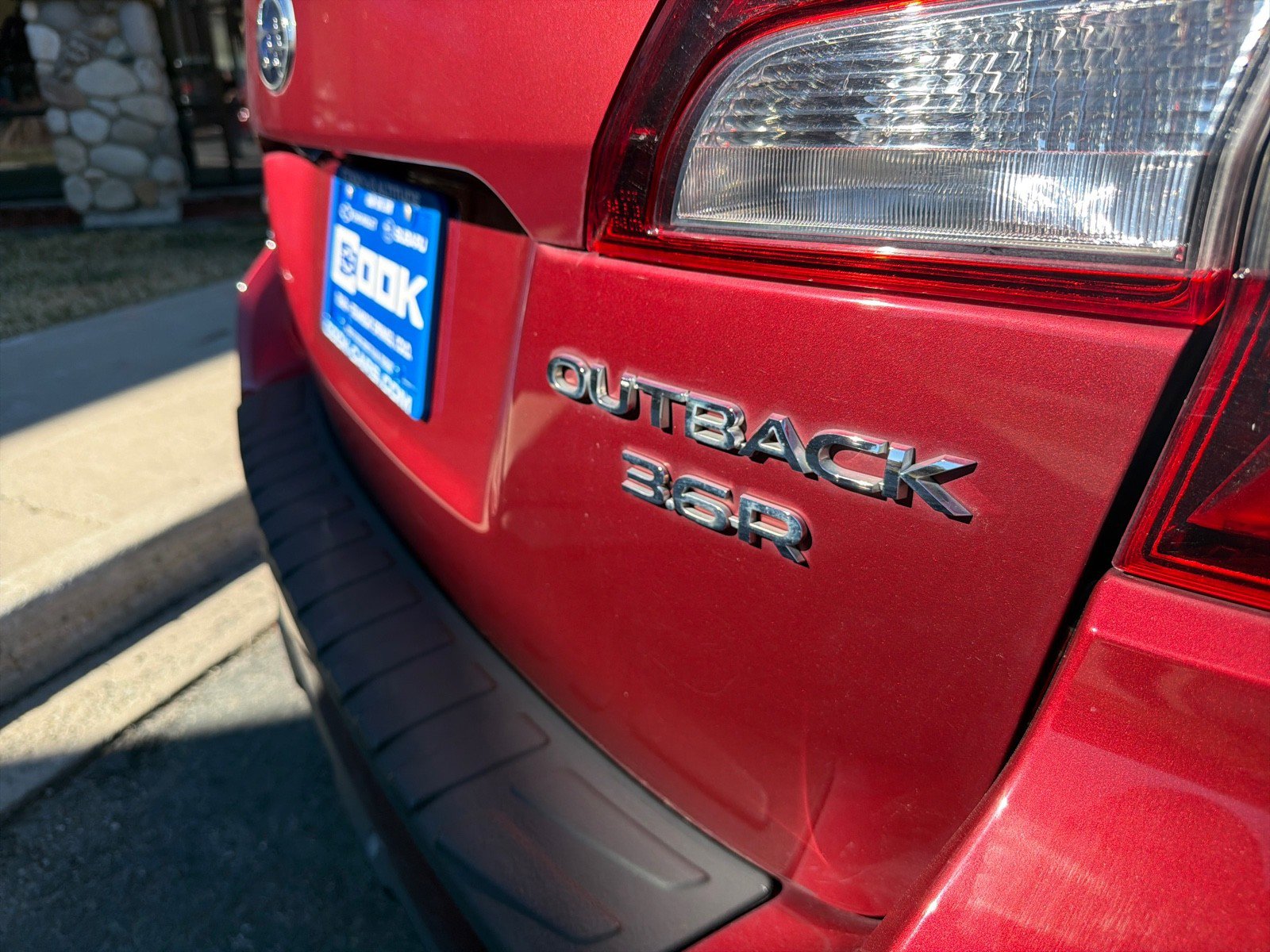 Used 2017 Subaru Outback 3.6R Limited image 9