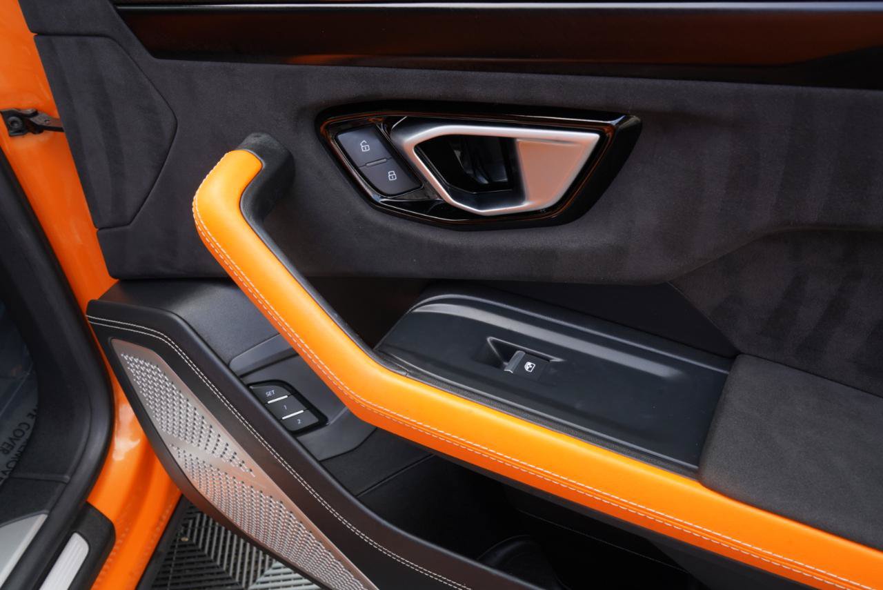 Used 2022 Lamborghini Urus AWD/4WD image 60