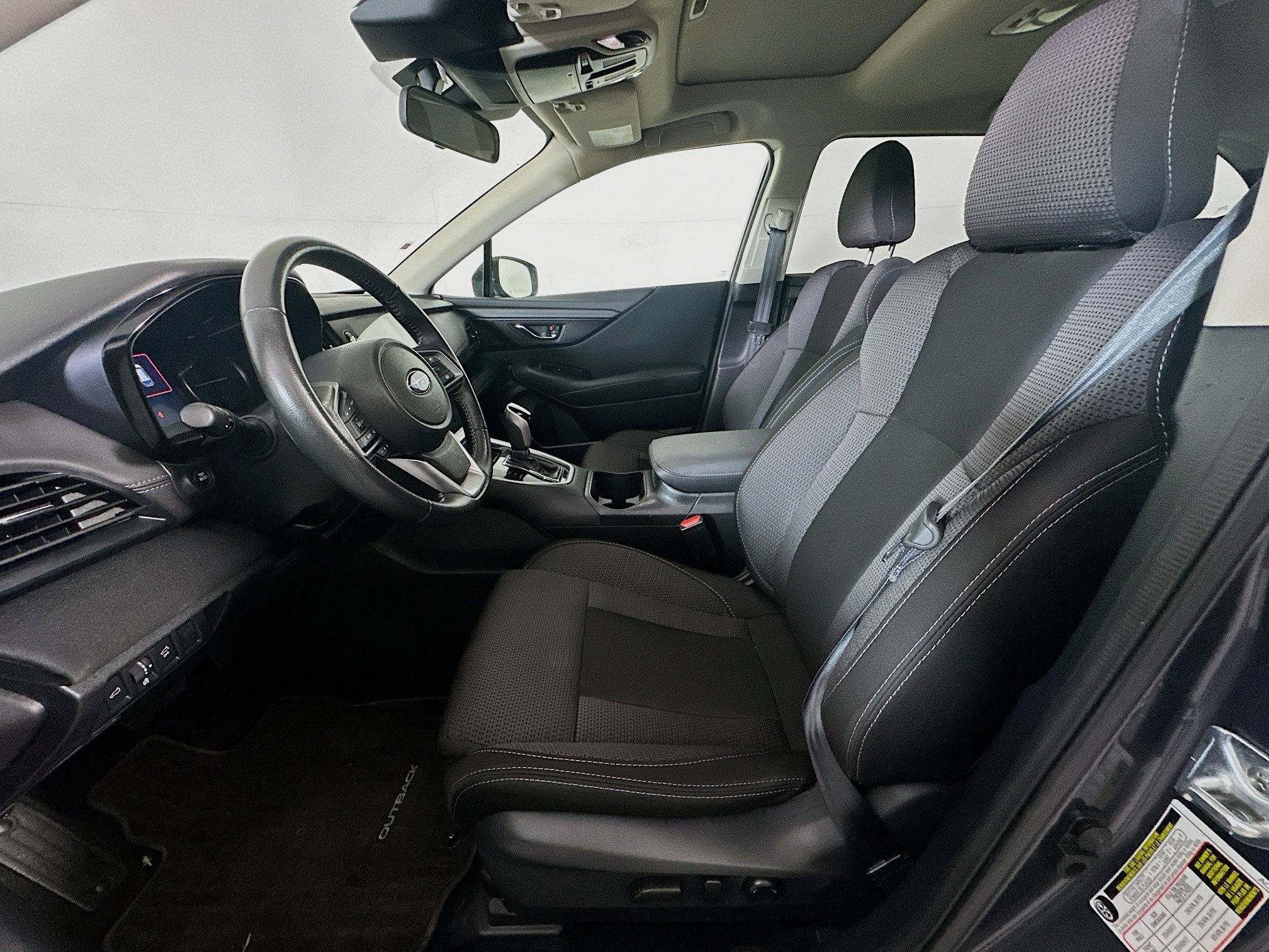 Used 2025 Subaru Outback Premium AWD/4WD image 13
