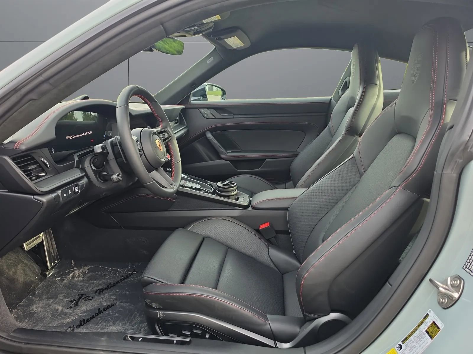 Used 2025 Porsche 911 Carrera 4 GTS image 10