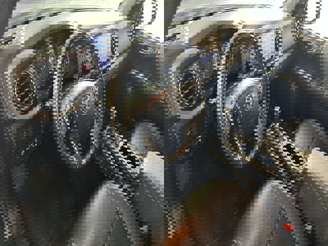 Used 2021 Toyota Tacoma TRD Off-Road w/ Technology Package image 11