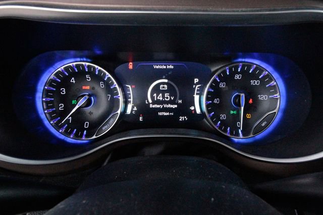 Used 2017 Chrysler Pacifica Touring-L Plus image 18