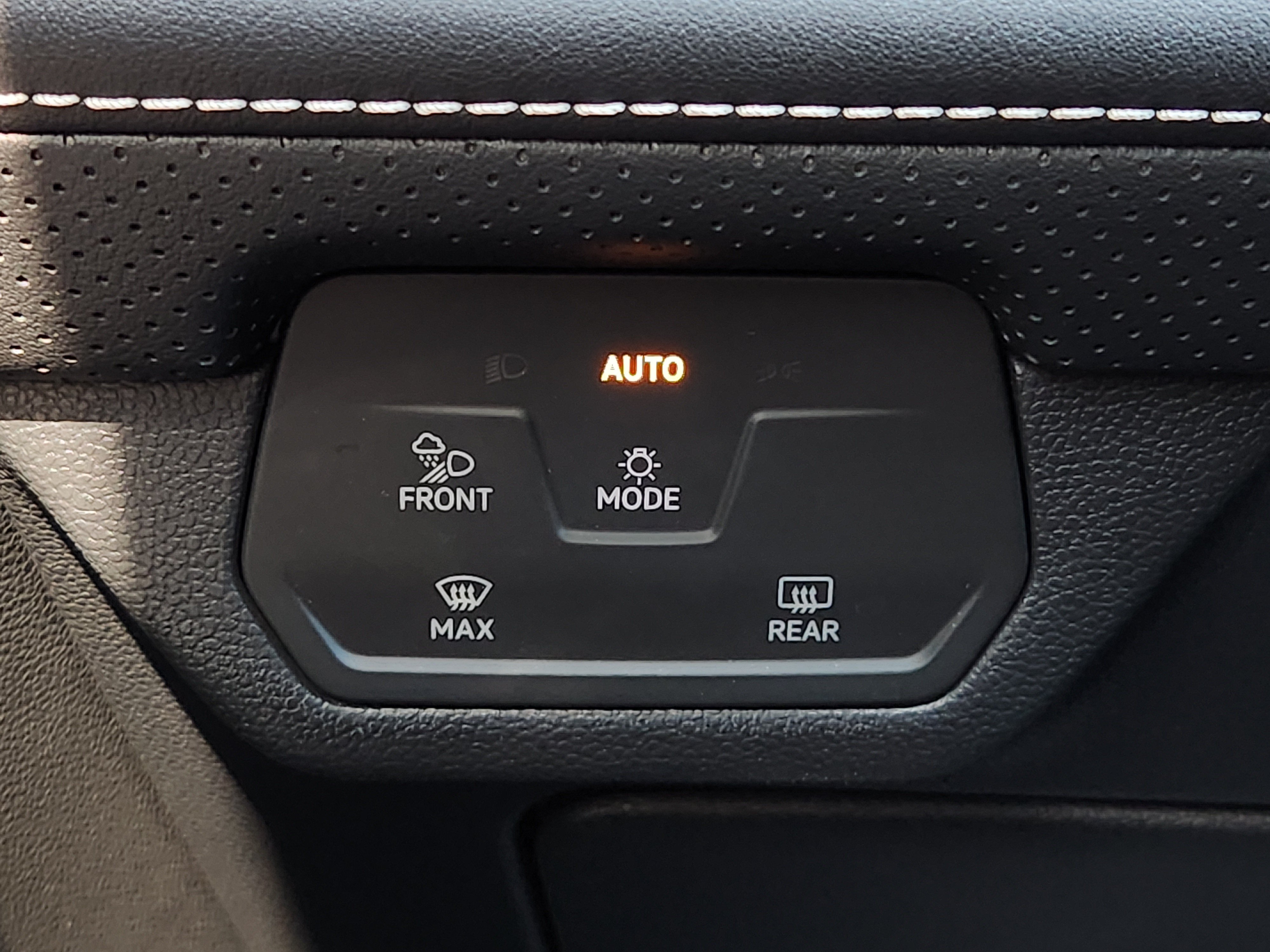 Used 2024 Volkswagen Atlas SE FWD image 24