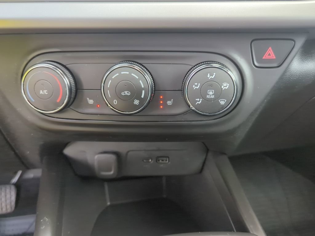 Certified 2024 Chevrolet Trax RS w/ Driver Confidence Package image 22