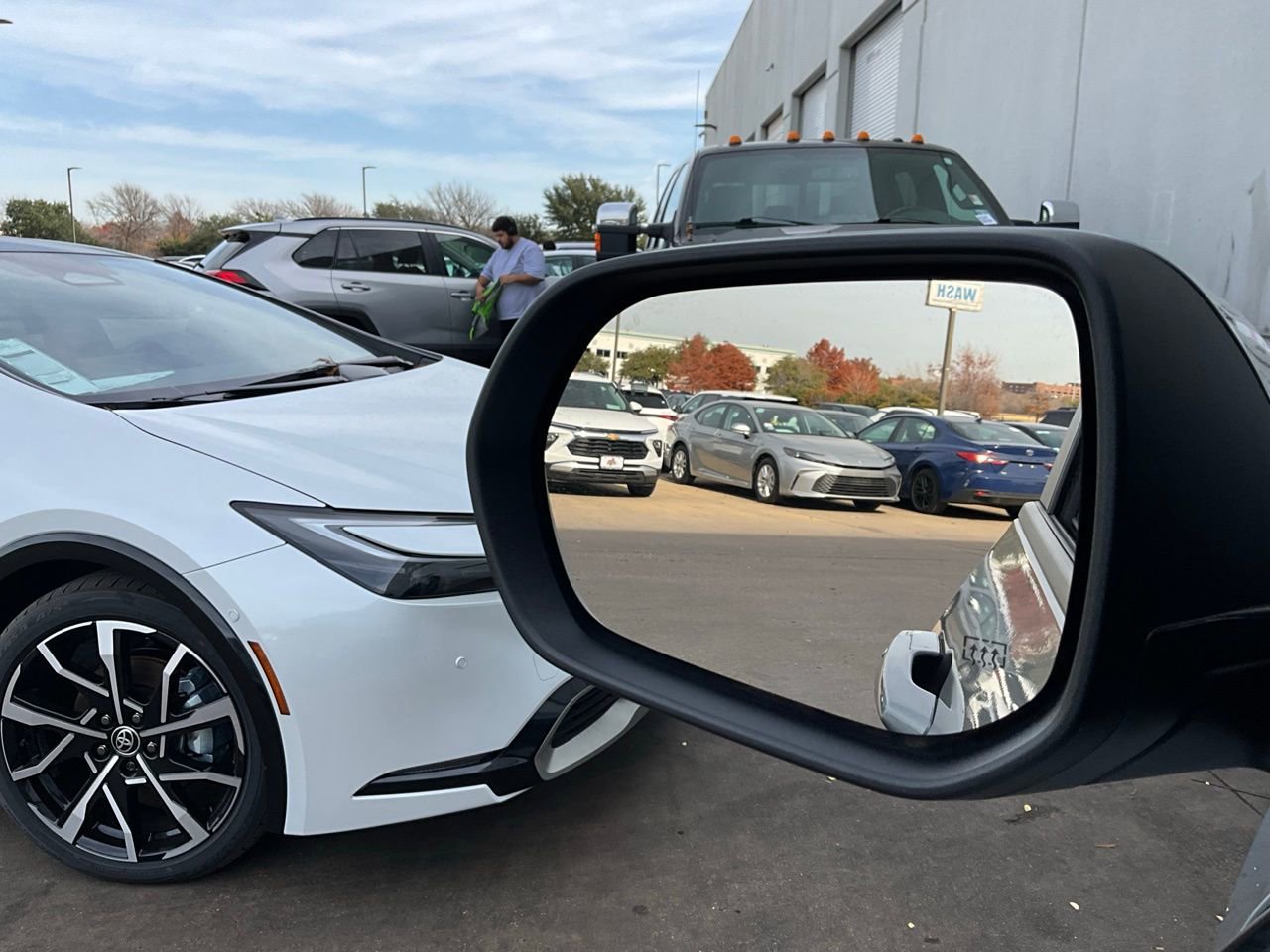 Used 2025 Chevrolet Equinox LT image 18