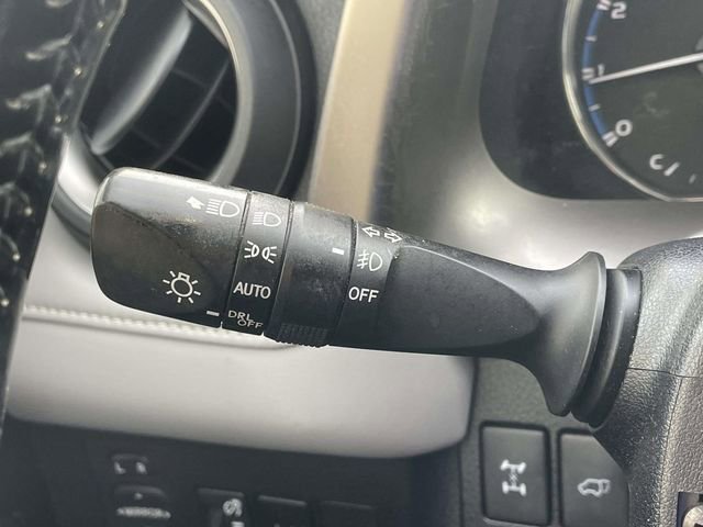 Used 2018 Toyota RAV4 Limited AWD/4WD image 37