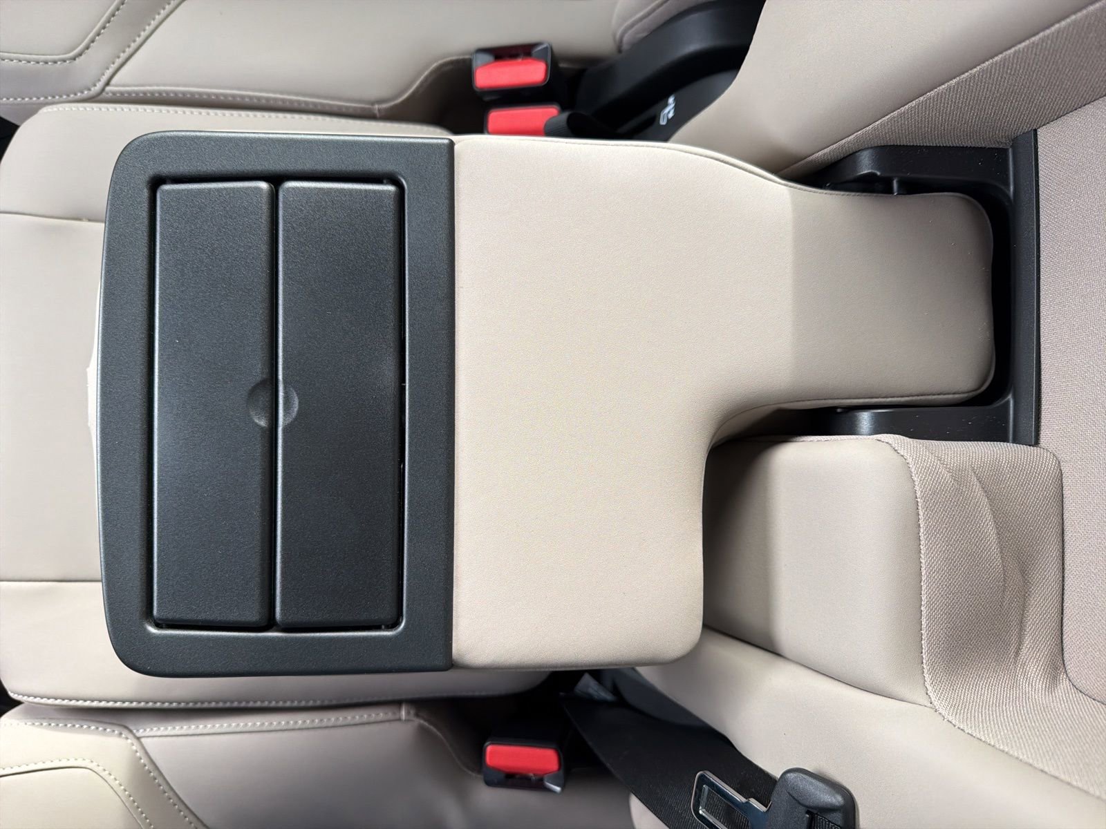 New 2026 Volvo XC90 B6 Core w/ Protection Package Premier image 85