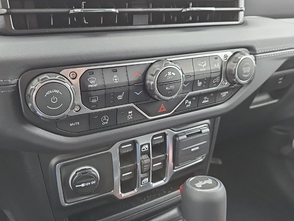 New 2026 Jeep Wrangler Sahara image 40