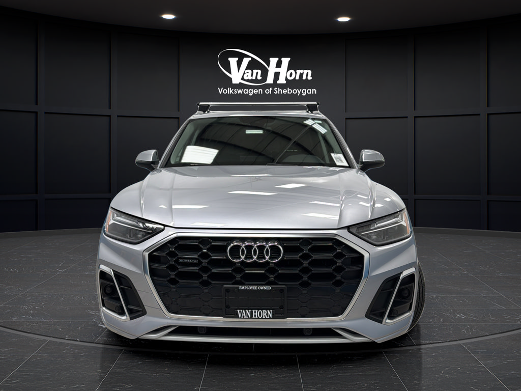Used 2023 Audi Q5 2.0T Premium w/ Convenience Package AWD/4WD image 2
