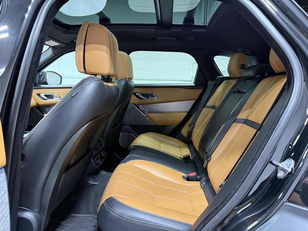 Used 2019 Land Rover Range Rover Velar R-Dynamic HSE image 19