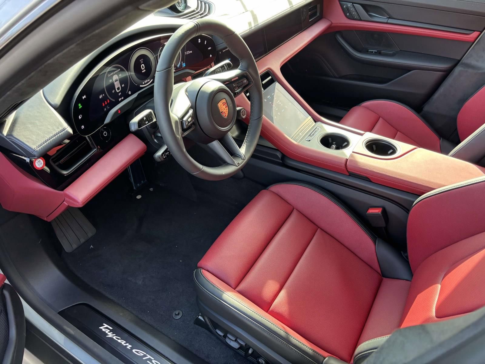 New 2026 Porsche Taycan GTS AWD/4WD image 19