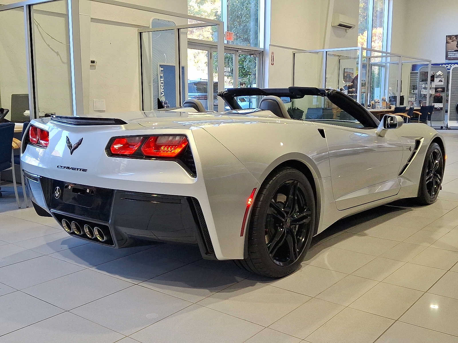 Used 2017 Chevrolet Corvette Stingray Convertible w/ 2LT Preferred Equipment Group RWD image 6