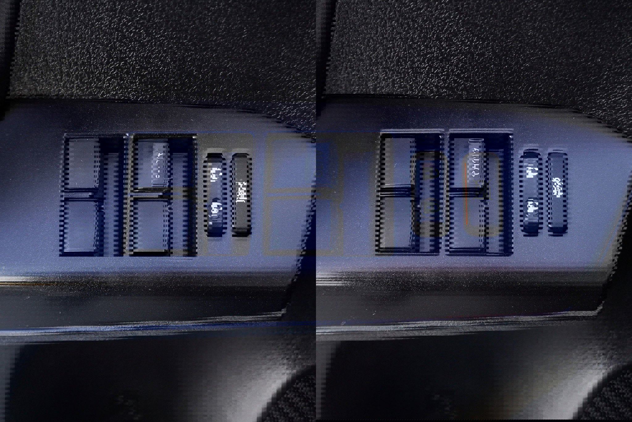 Used 2018 Toyota RAV4 XLE image 19