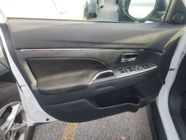Used 2021 Mitsubishi Outlander Sport SE FWD image 7