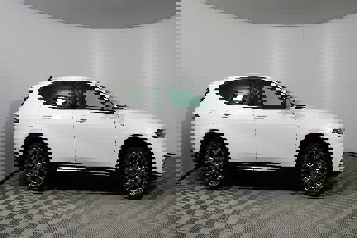 Used 2024 Alfa Romeo Tonale Ti w/ Premium Interior Package image 18