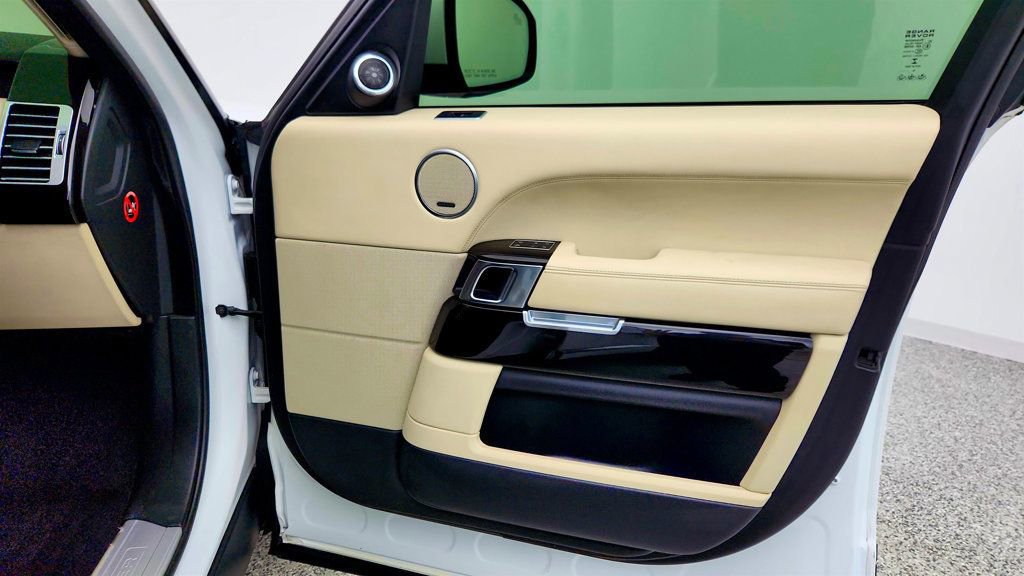 Used 2016 Land Rover Range Rover HSE image 28