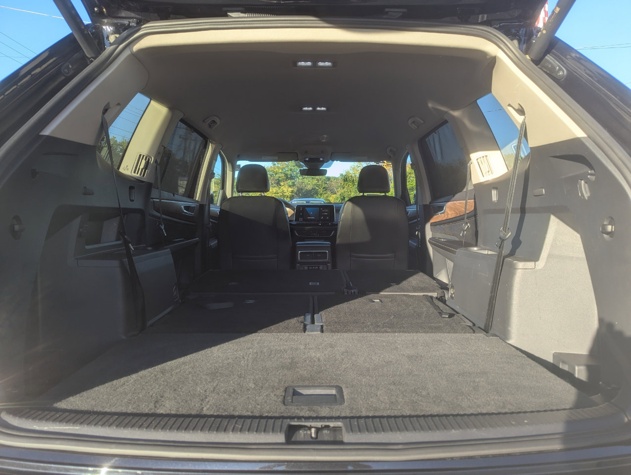 Used 2024 Volkswagen Atlas SE image 42
