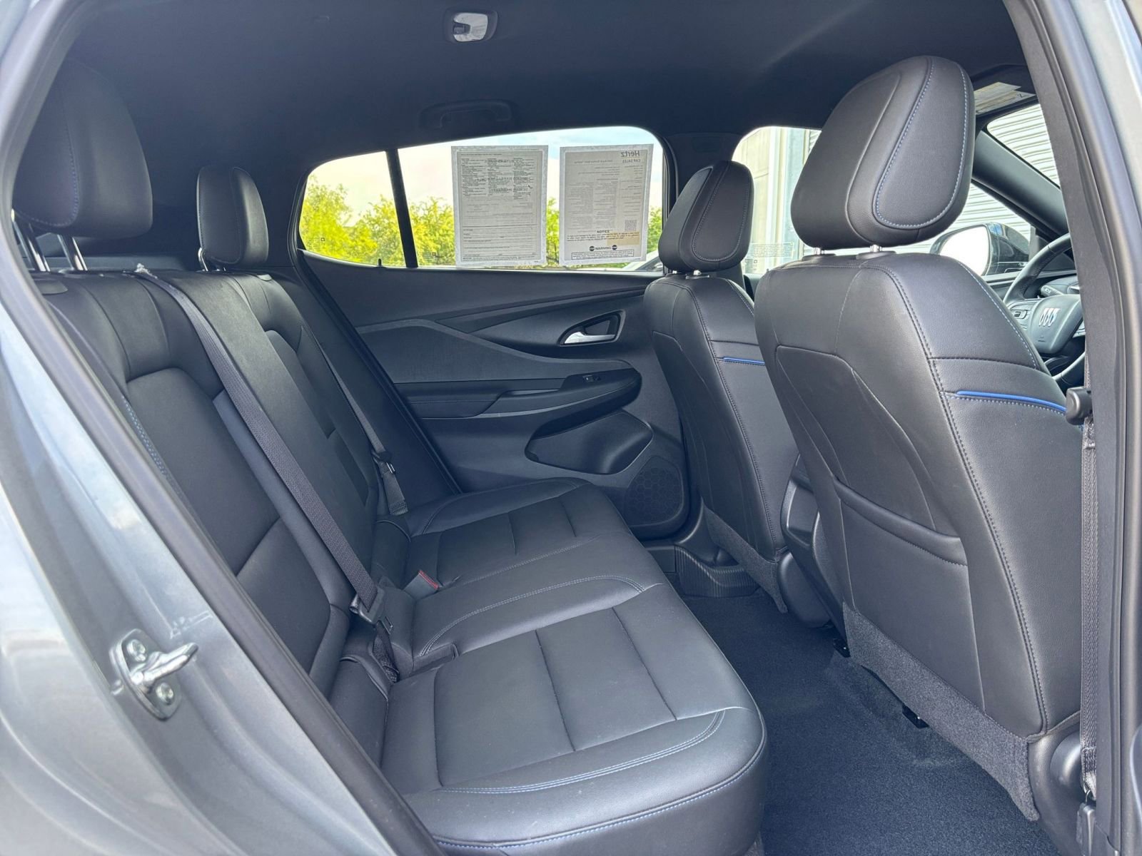 Used 2025 Buick Envista Sport Touring image 24