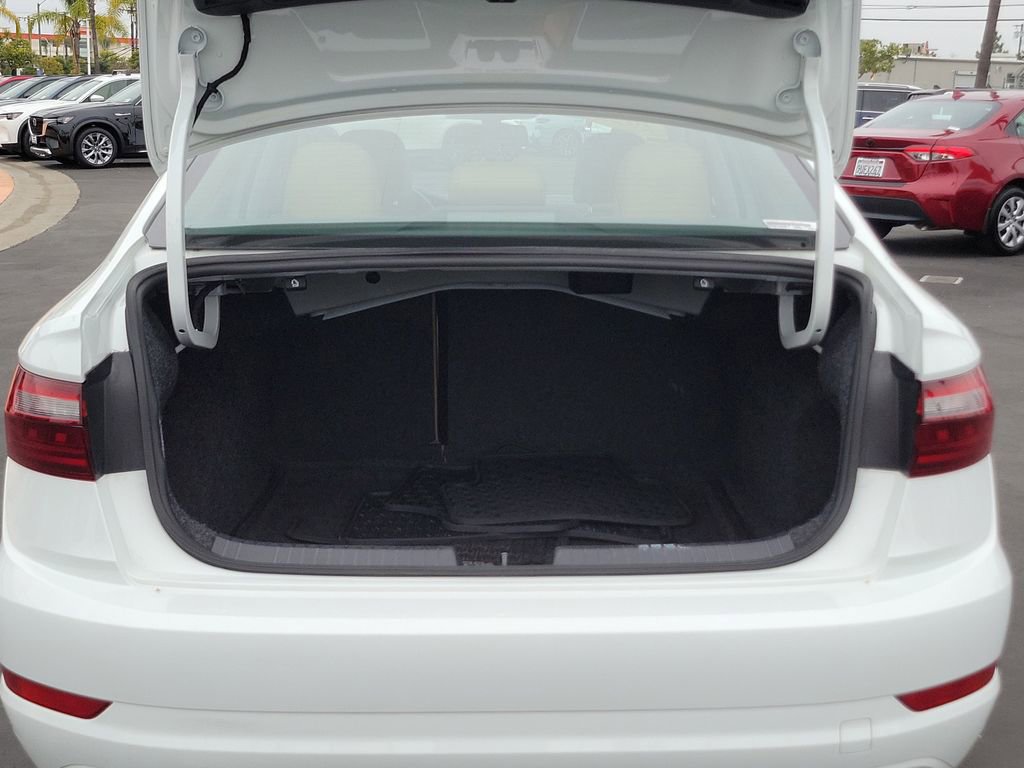 Used 2020 Volkswagen Jetta SE w/ SE Cold Weather Package FWD image 26