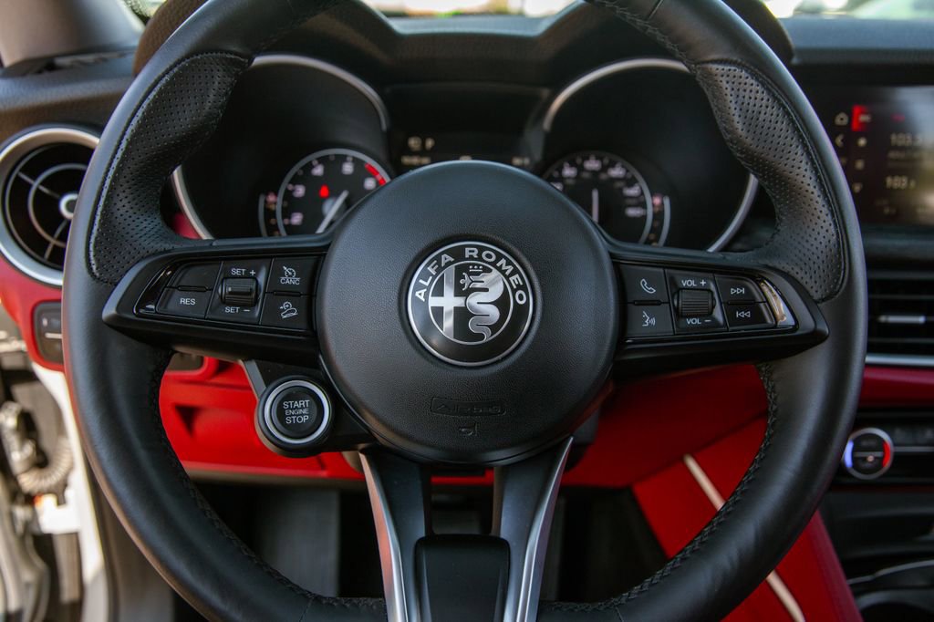 Used 2020 Alfa Romeo Stelvio Sport w/ Quick Order Package 22K Sport image 17