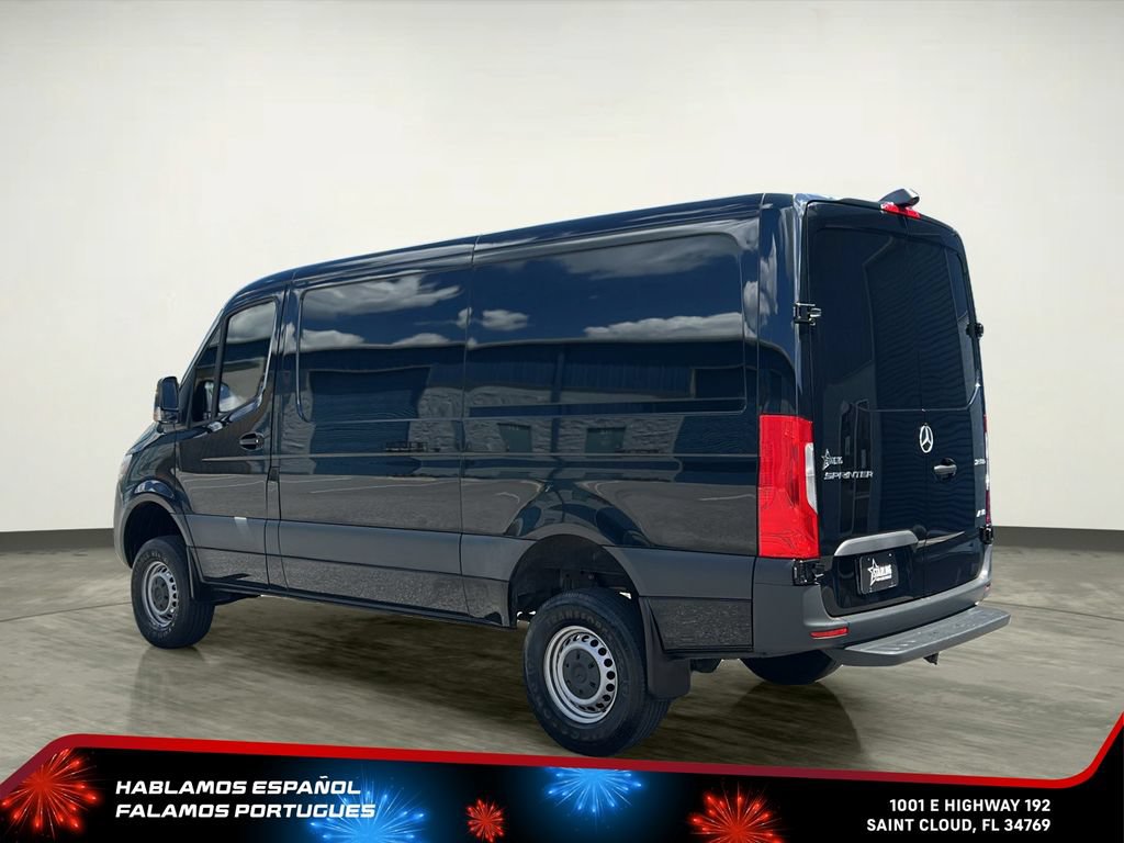 Used 2024 Mercedes-Benz Sprinter 2500 image 4