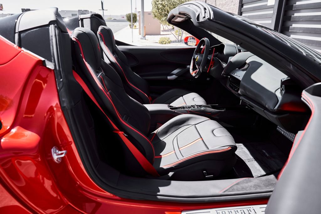 Used 2025 Ferrari SF90 Spider image 36