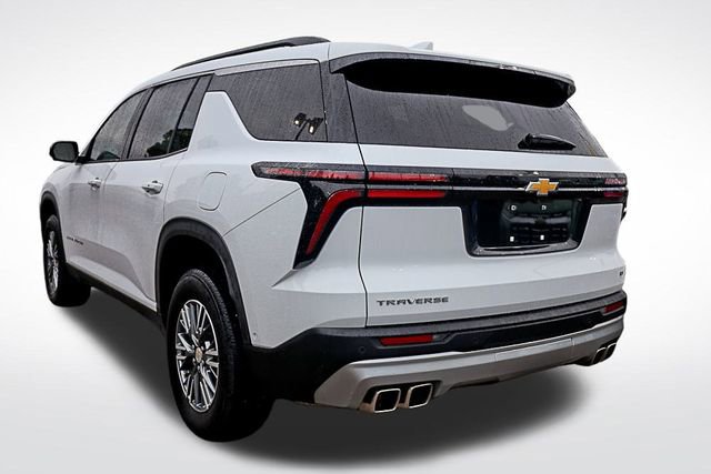 Used 2024 Chevrolet Traverse LT w/ Enhanced Driving Package image 6