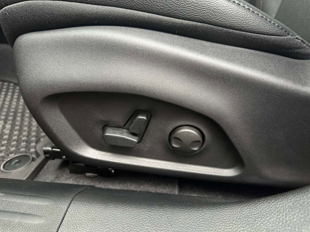 New 2026 Jeep Compass Trailhawk image 18