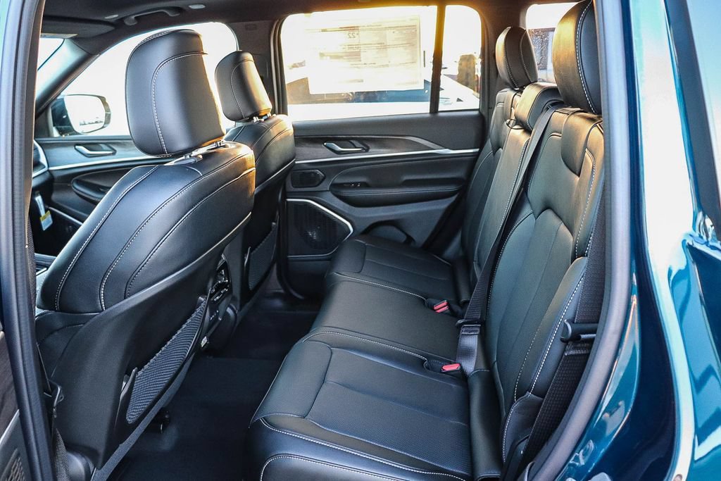 New 2026 Jeep Grand Cherokee Limited AWD/4WD image 22