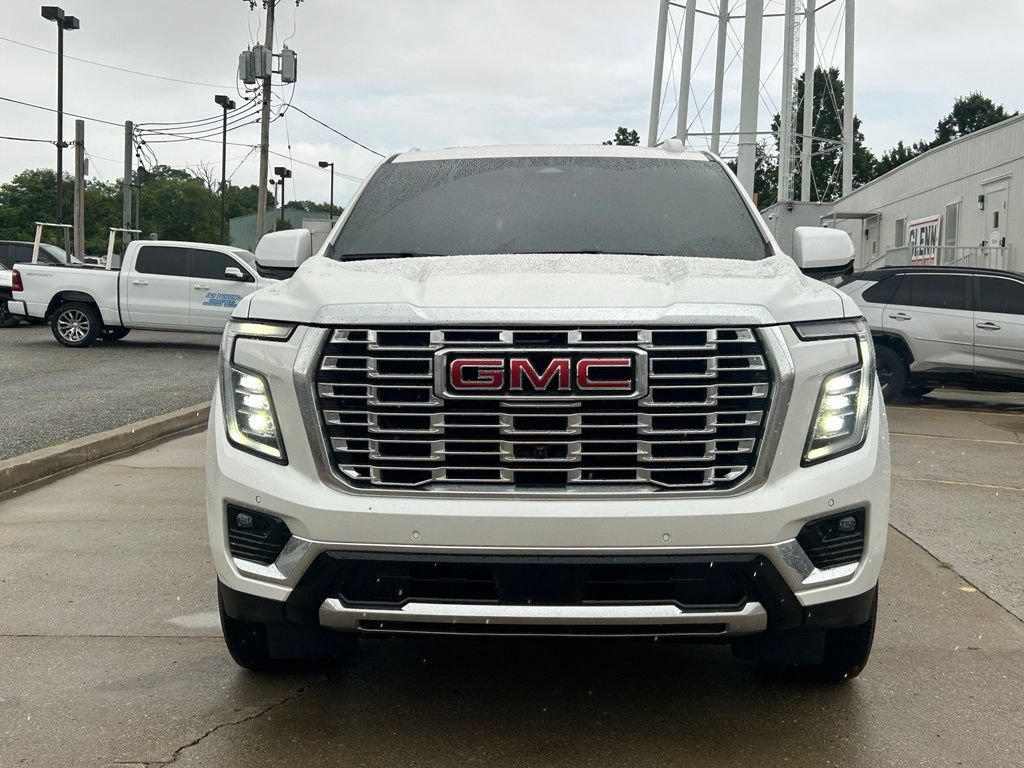 Used 2025 GMC Yukon Denali w/ Denali Reserve Package AWD/4WD image 3