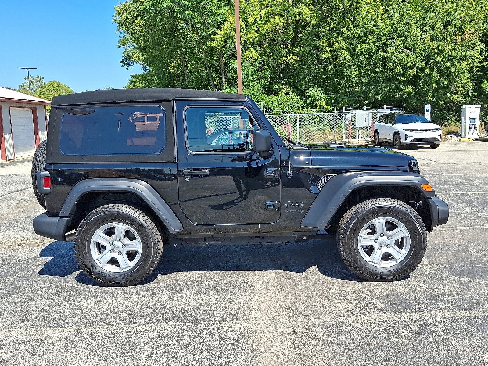 Used 2021 Jeep Wrangler Sport image 9