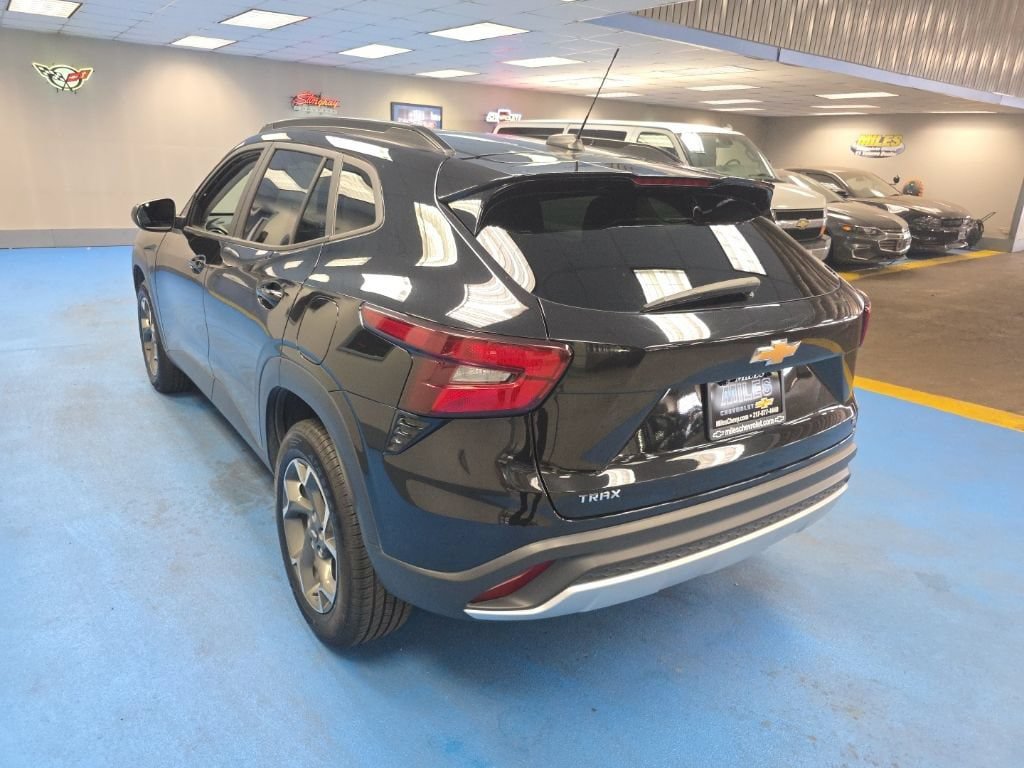 Certified 2024 Chevrolet Trax LT FWD image 8