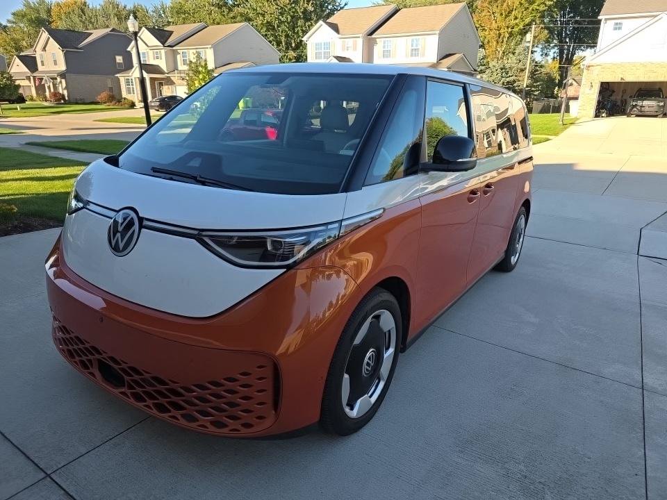 Used 2025 Volkswagen ID. Buzz Pro S Plus AWD/4WD image 13
