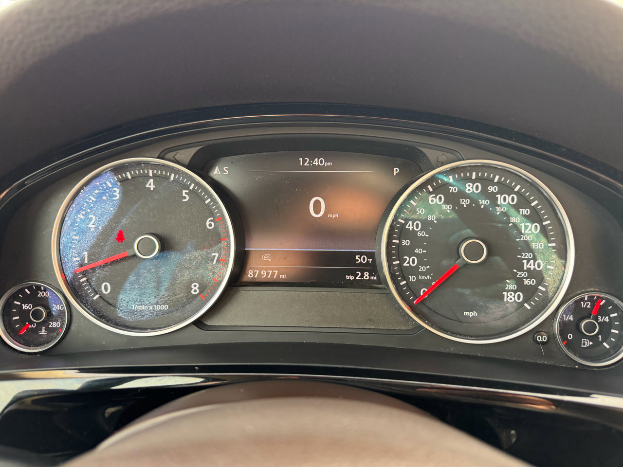 Used 2016 Volkswagen Touareg Sport image 12