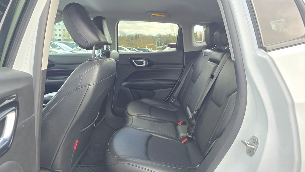 Used 2022 Jeep Compass Trailhawk image 16