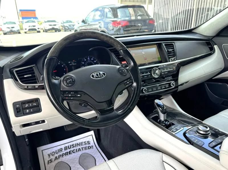 Used 2015 Kia K900 Luxury RWD image 25