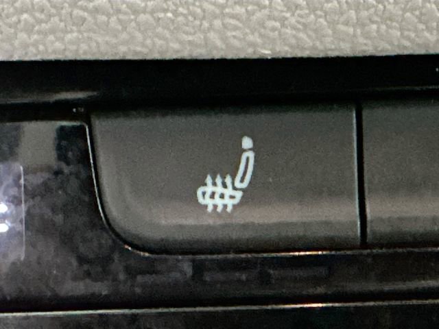 Used 2024 Volkswagen Jetta SE w/ Panoramic Sunroof Package image 18